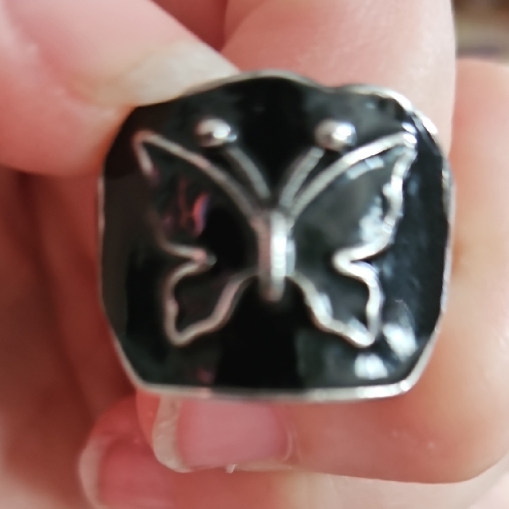 Chic Black Ring with Silver Butterfly SZ 8